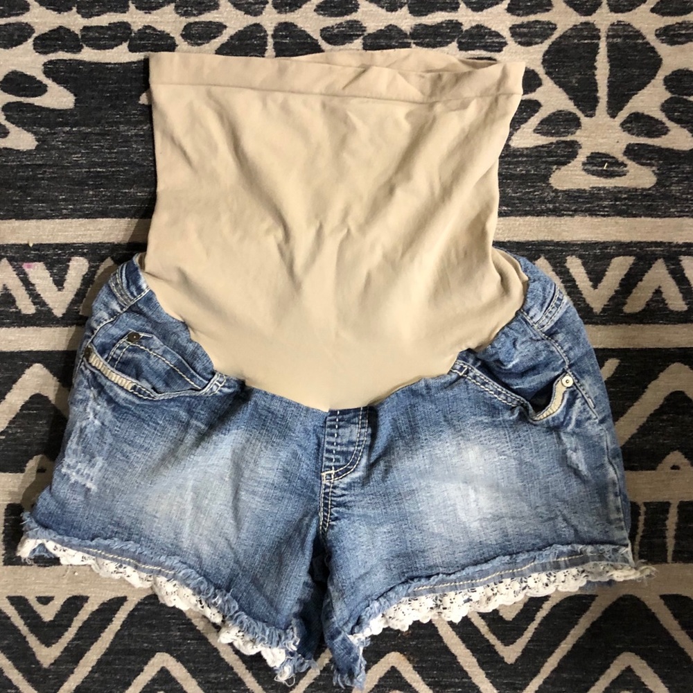 Maternity shorts